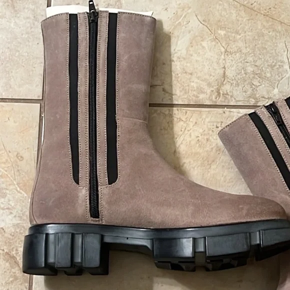 Free People NWOB Brooks Chelsea Stylish Tan Boots with Black Soles size 39👢😍 - Picture 2 of 7
